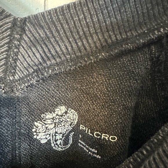 Anthropologie Pilcro Dark Gray Cropped V-Neck Women’s Shirt Size Small - Picture 8 of 11